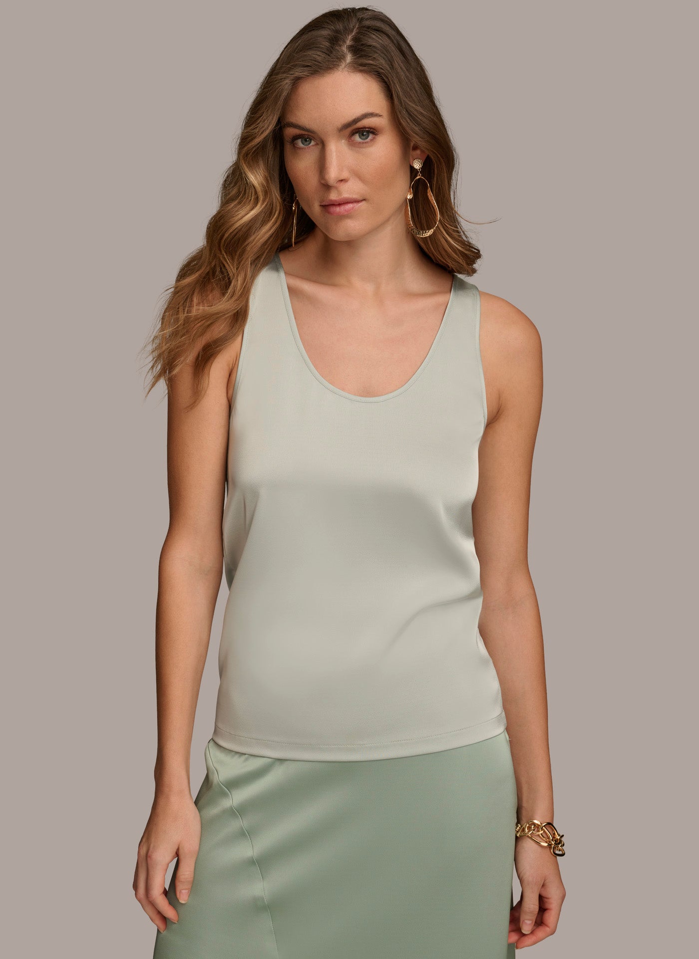 (image for) INTERESTING SCOOP NECK TANK